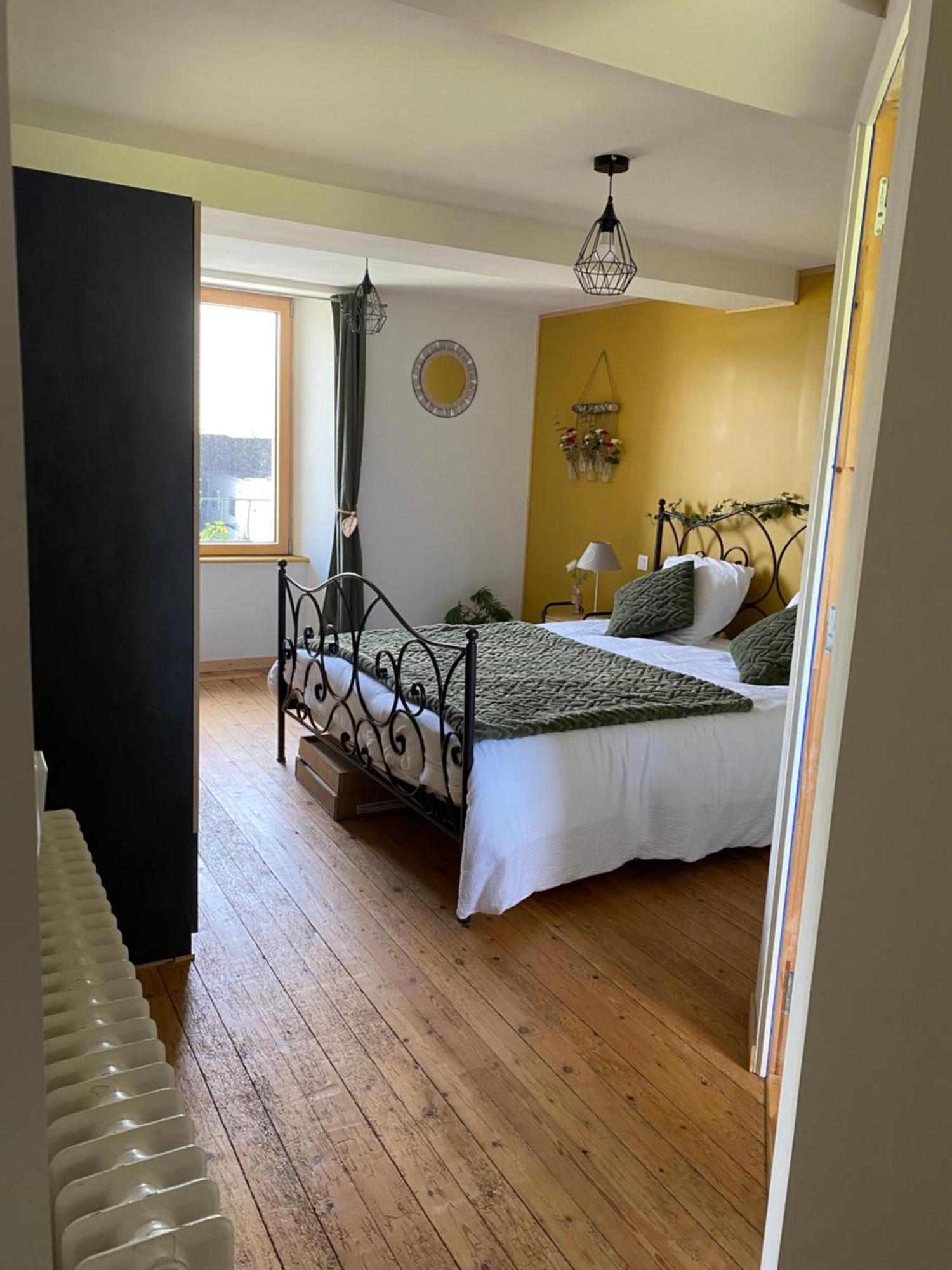 La Pautiere Bed and Breakfast Saint-Sauveur-Lendelin Exteriör bild