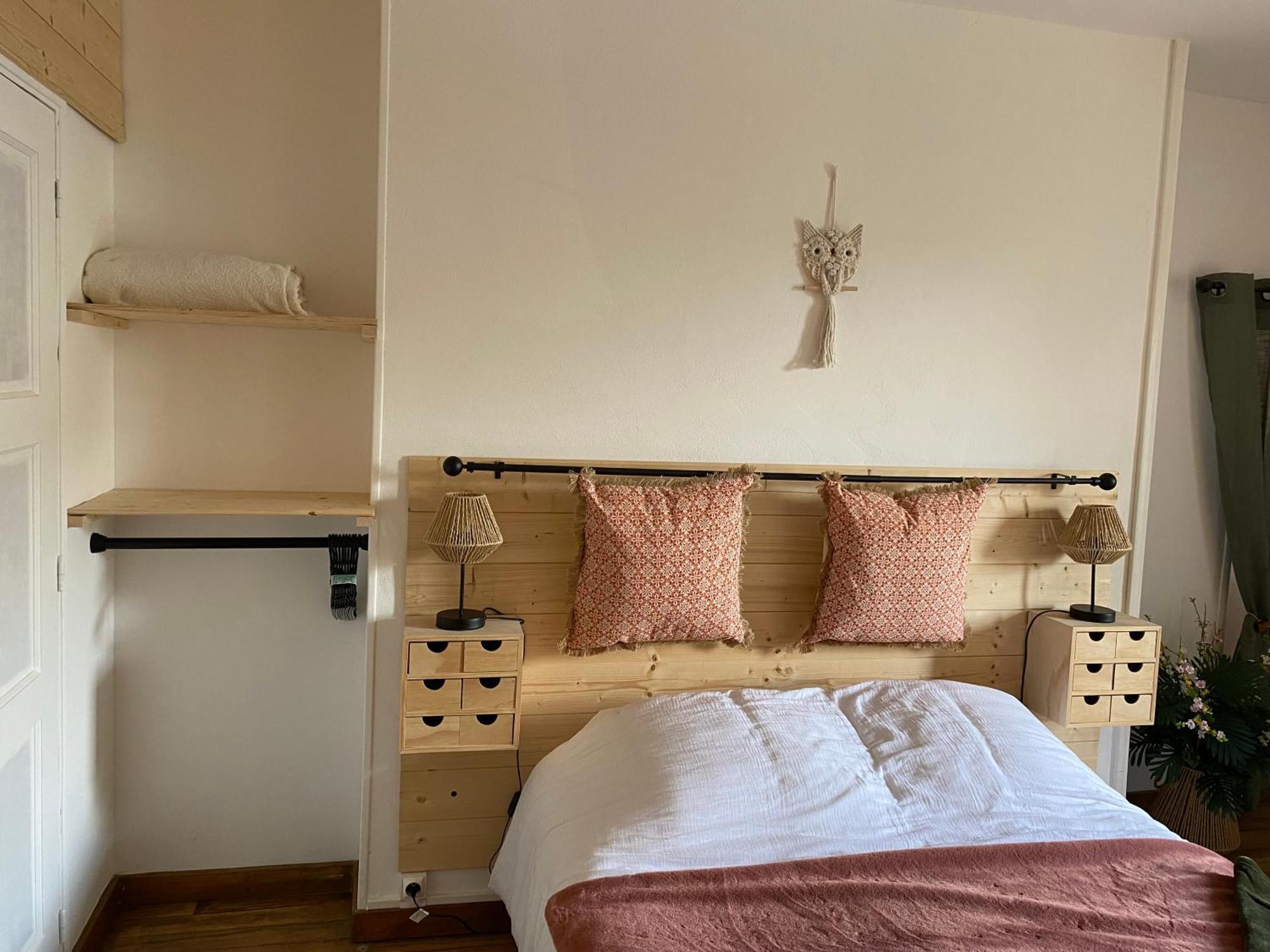 La Pautiere Bed and Breakfast Saint-Sauveur-Lendelin Rum bild