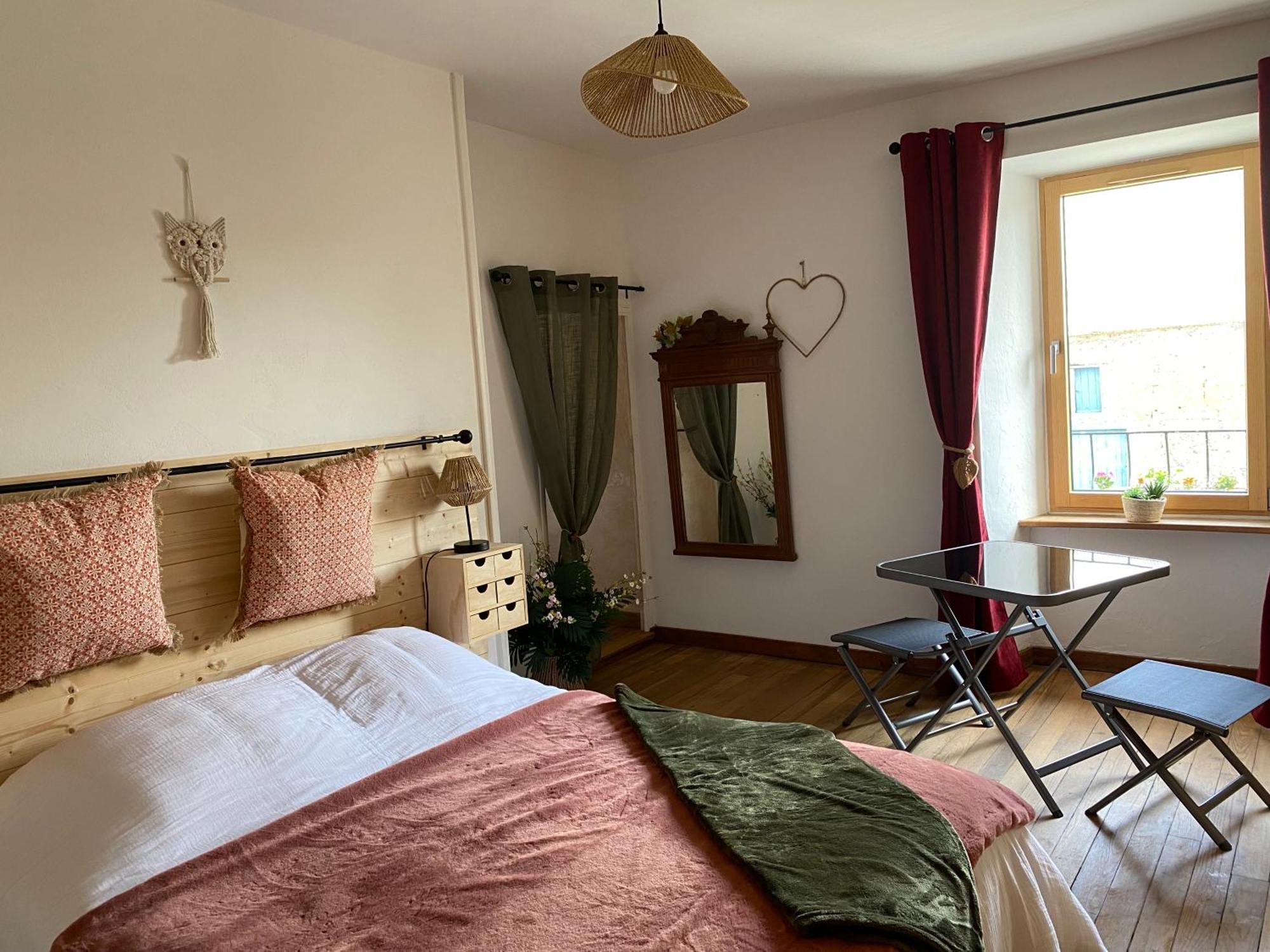 La Pautiere Bed and Breakfast Saint-Sauveur-Lendelin Rum bild